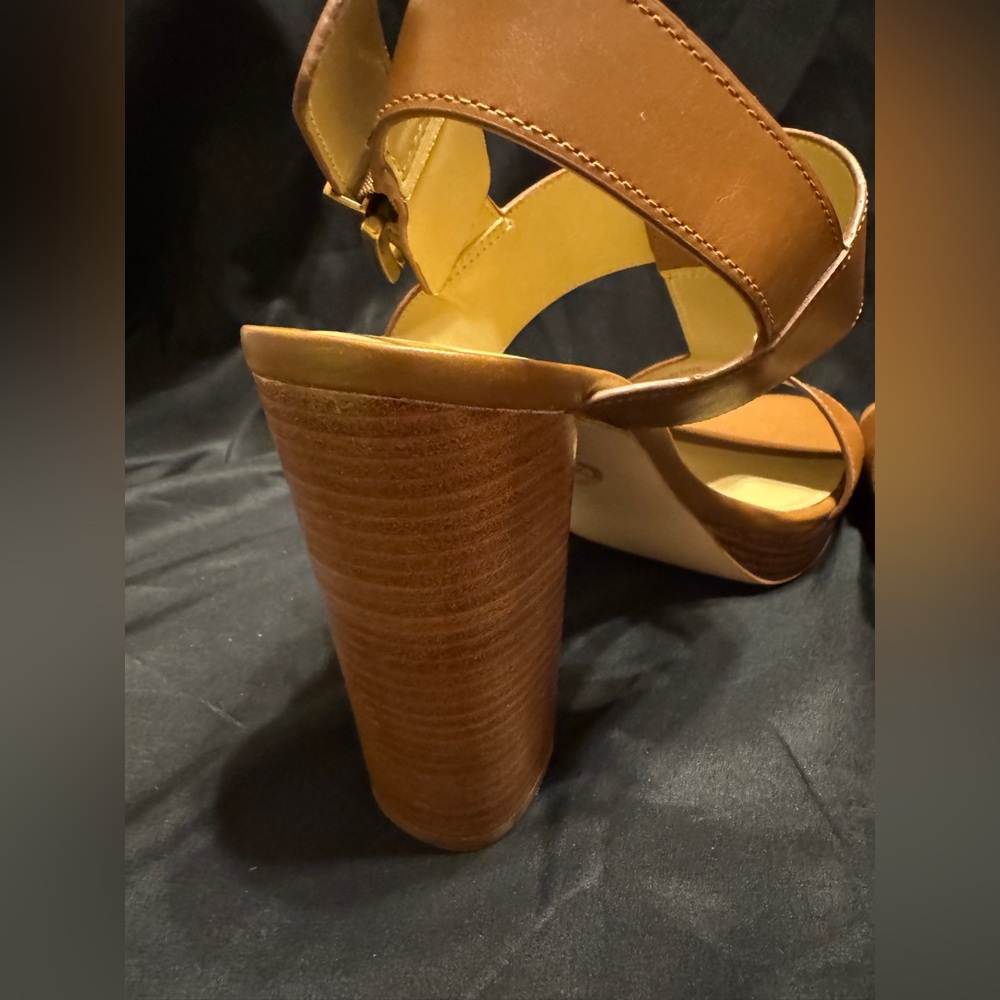 NWOT Michael Kors Becker T-Strap Platform Brown Leather Sandals Size 9 - Picture 6 of 10